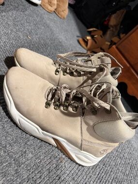 Timberland Women's Tan Lace-Up Hiking Boots
